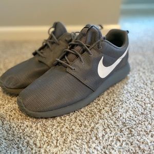Men’s Nike Tennis Shoes